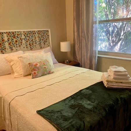 Villa Olivia Guest Rooms ฮอลลีวูด ภายนอก รูปภาพ