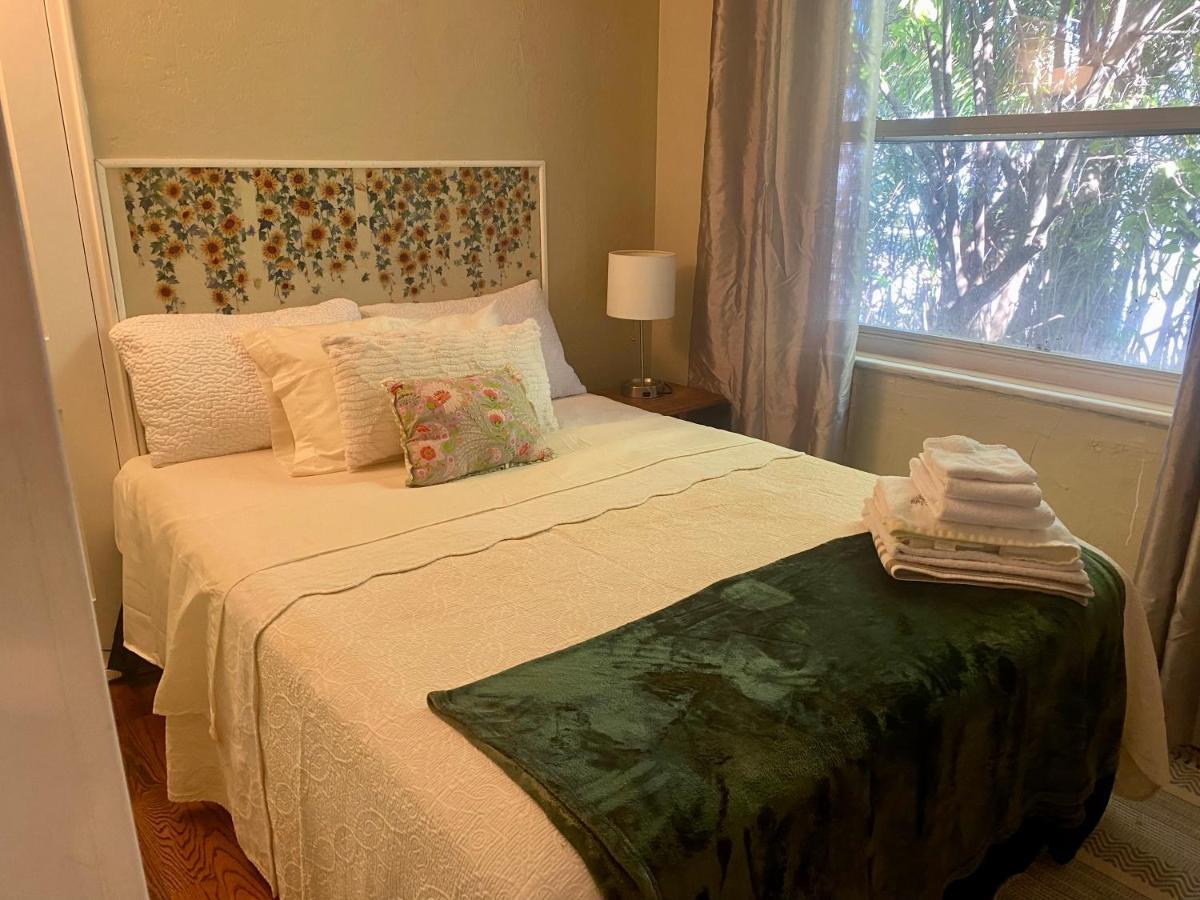 Villa Olivia Guest Rooms ฮอลลีวูด ภายนอก รูปภาพ