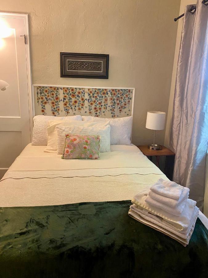 Villa Olivia Guest Rooms ฮอลลีวูด ภายนอก รูปภาพ