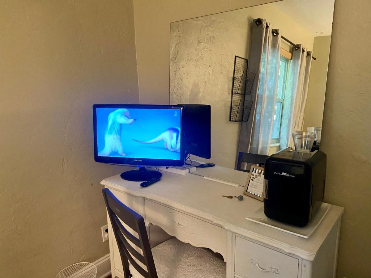 Villa Olivia Guest Rooms ฮอลลีวูด ภายนอก รูปภาพ